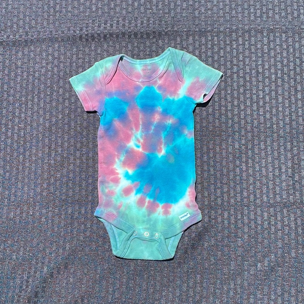 Homemade Tie Dye Onesie-W6494